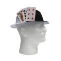 כובע לבן ליצריה - דוגמא שחור לבן קלפים